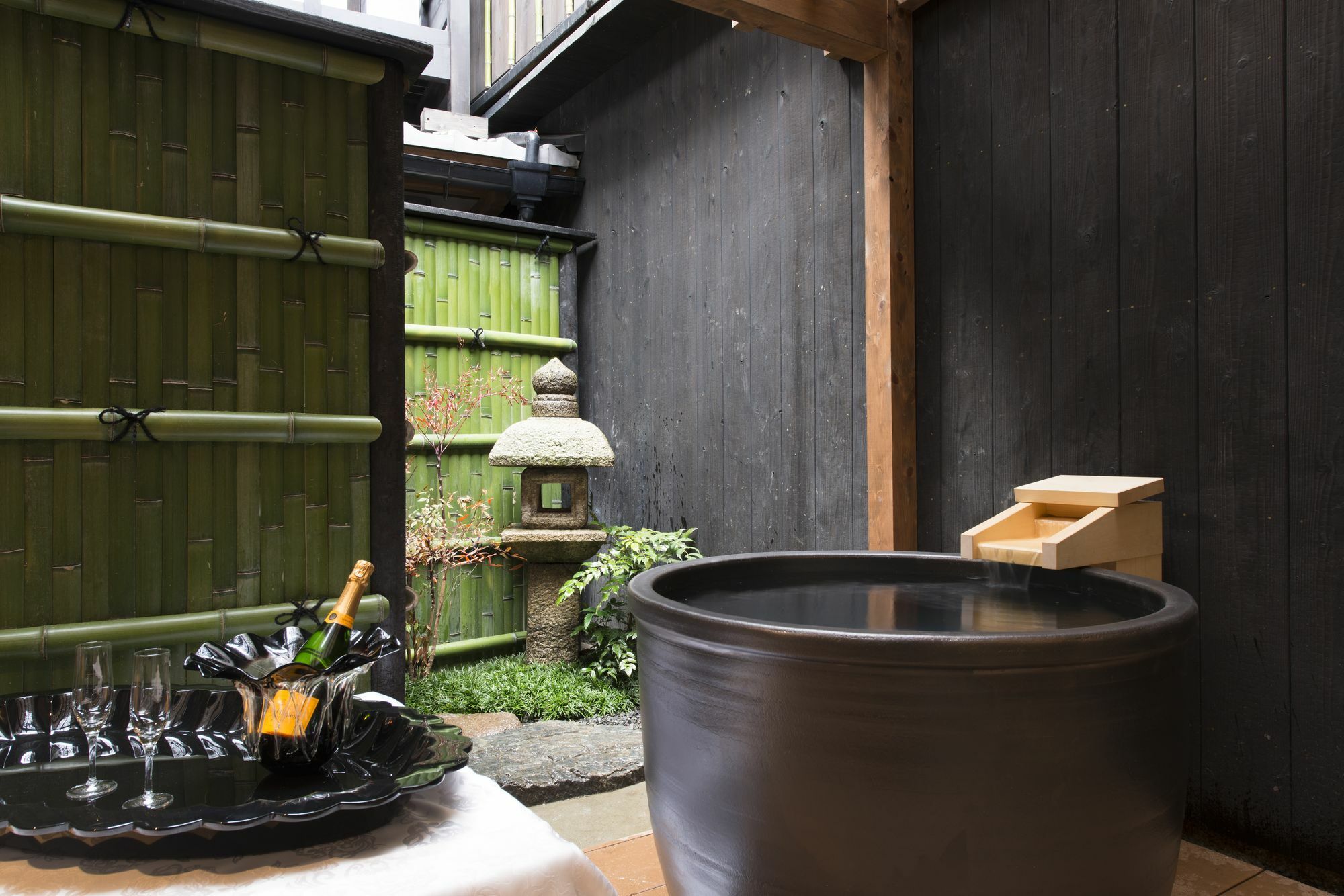 Kamishichiken Oku Hotel Kyoto Bagian luar foto